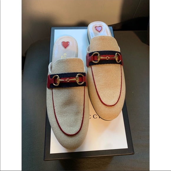 *SOLD* GUCCI SLIDES - Picture 3 of 6